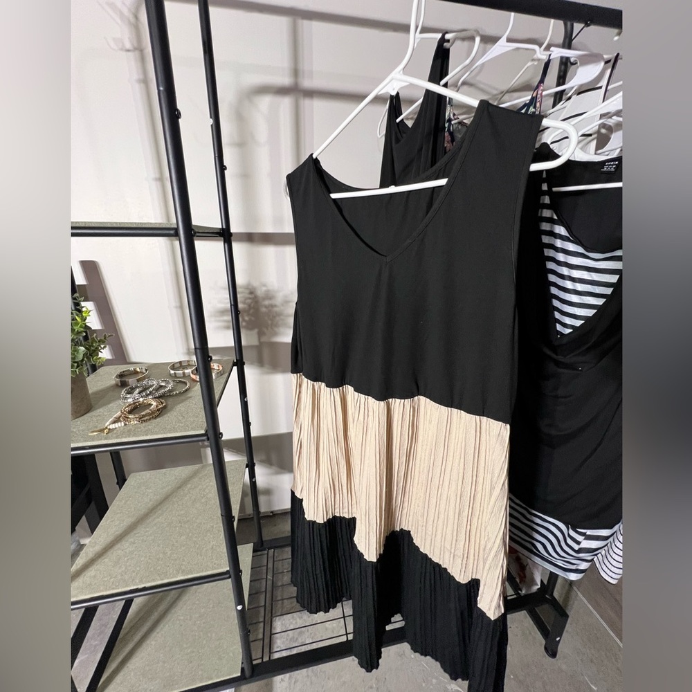 SHEIN Black Textured Fabric